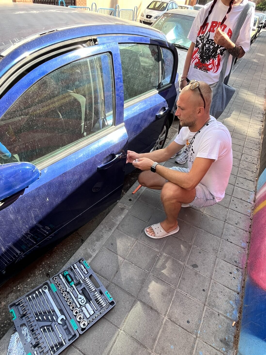 Servicio móvil de cerrajería - apertura de coche en ubicación del cliente